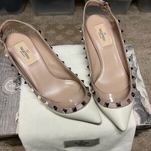 Valentino Garavani Rockstud Slingback pumps includes dust bag